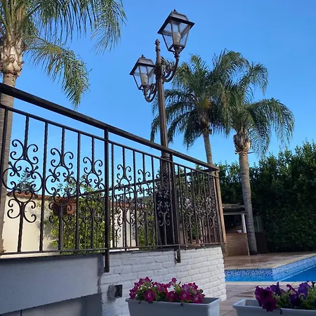 Sofi House-appartamento In Con Piscina 아파트